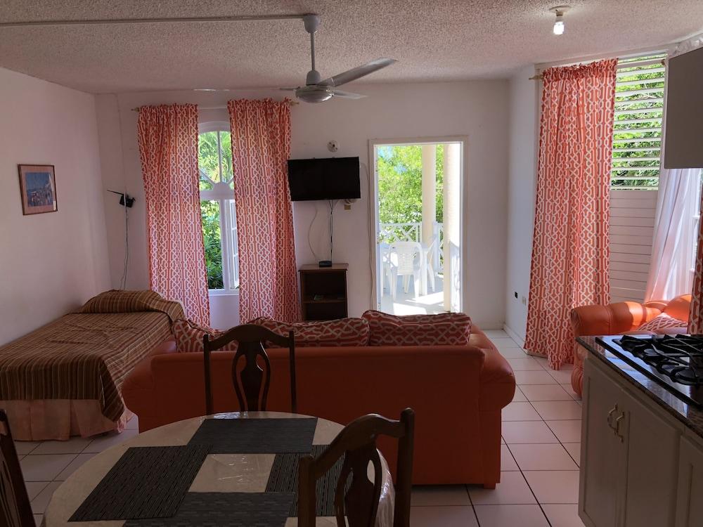 Skycastles Condominiums Ocho Rios Exterior photo