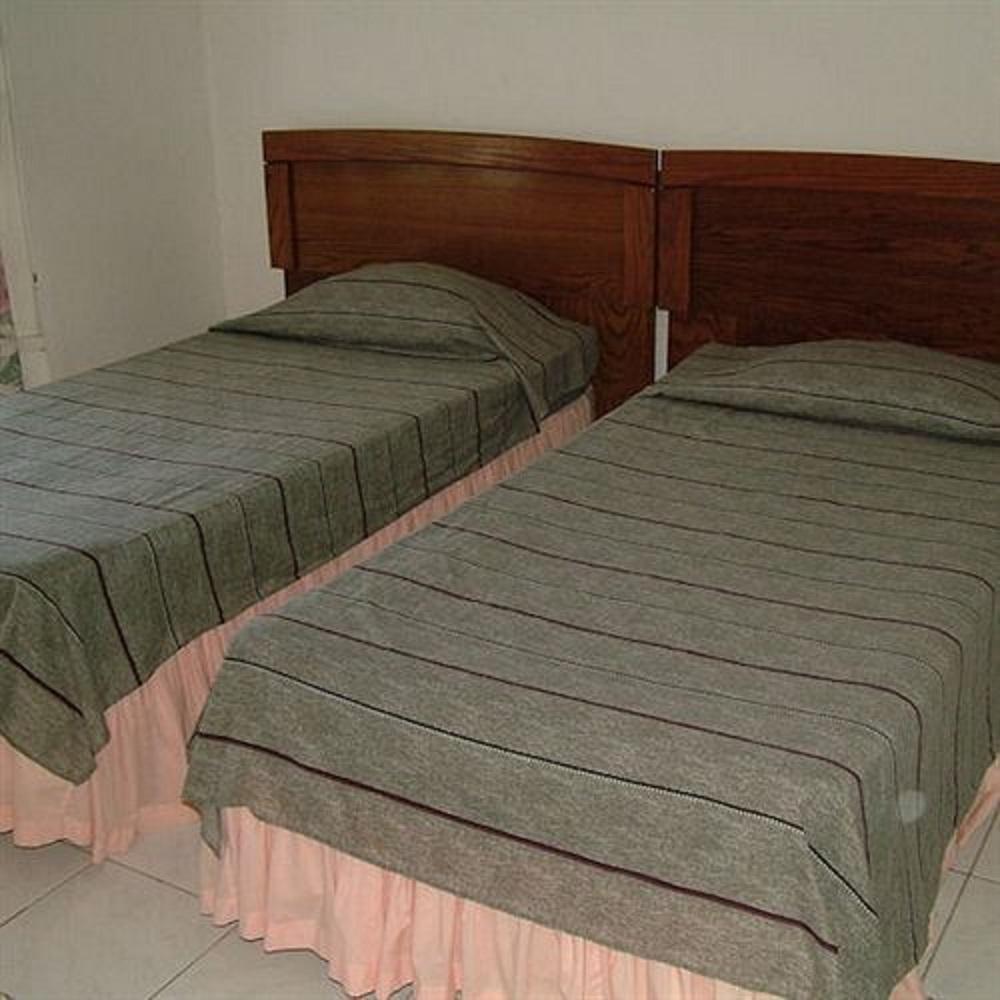 Skycastles Condominiums Ocho Rios Room photo