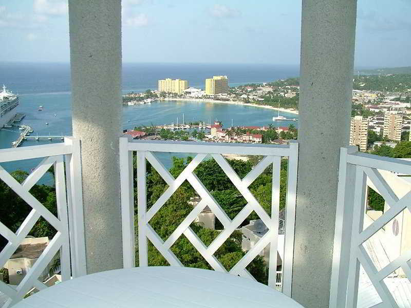 Skycastles Condominiums Ocho Rios Exterior photo
