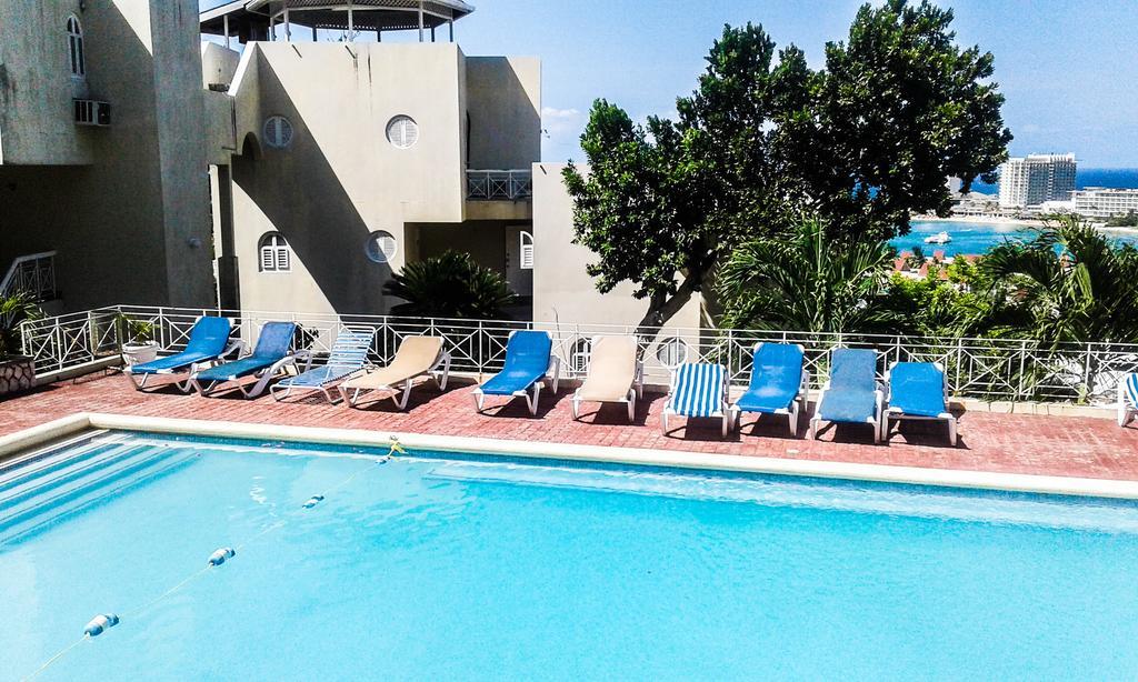 Skycastles Condominiums Ocho Rios Exterior photo