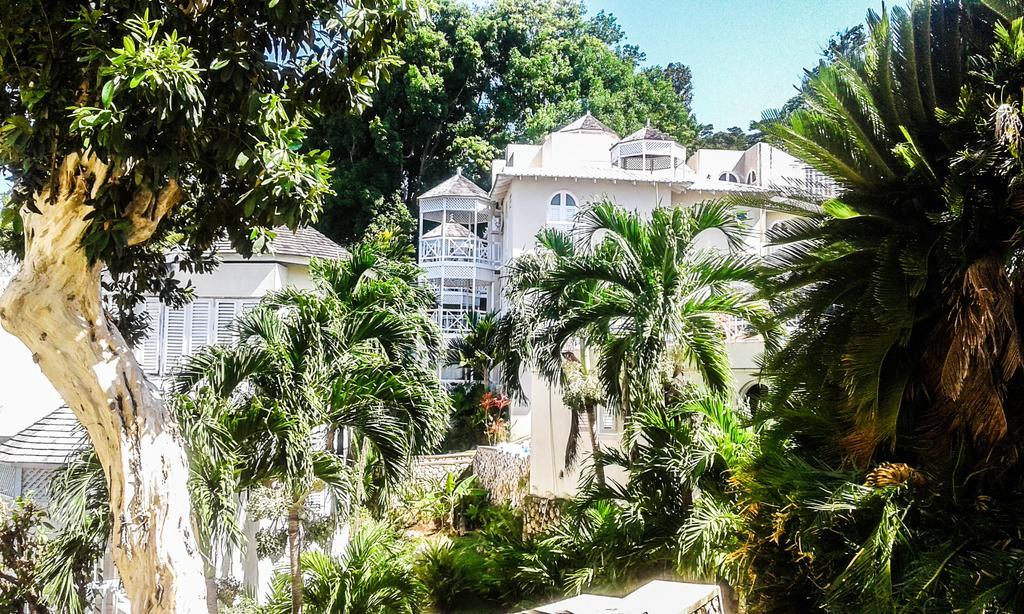 Skycastles Condominiums Ocho Rios Exterior photo